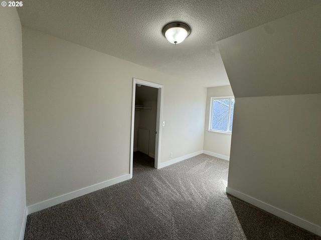 19901 Sw MEADOWBROOK Ct, Beaverton, OR 97078