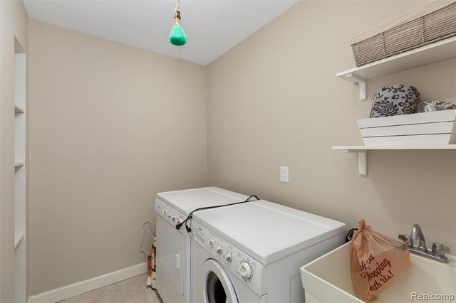 21384 E Glen Haven Circle, Northville, MI 48167