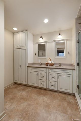 21384 E Glen Haven Circle, Northville, MI 48167