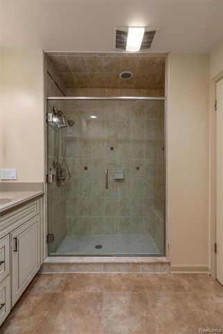 21384 E Glen Haven Circle, Northville, MI 48167