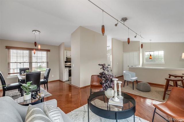21384 E Glen Haven Circle, Northville, MI 48167