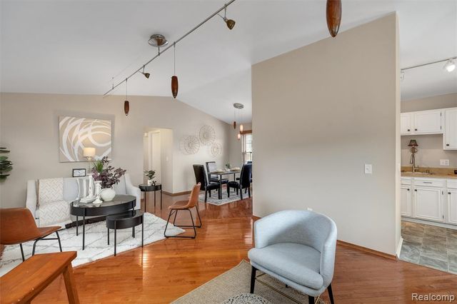 21384 E Glen Haven Circle, Northville, MI 48167