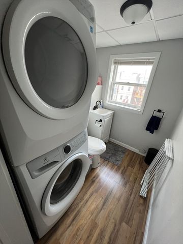 281 Bowen 2, Boston, MA 02127