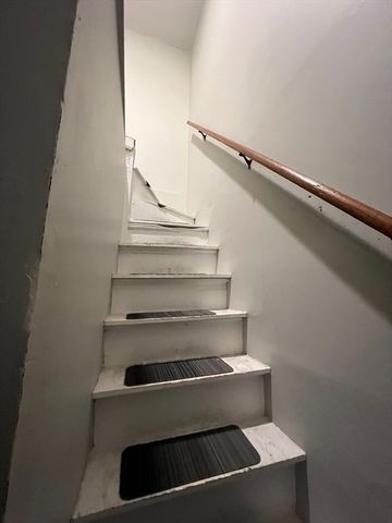 281 Bowen 2, Boston, MA 02127