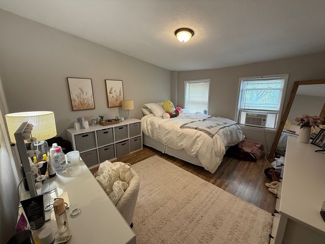281 Bowen 2, Boston, MA 02127