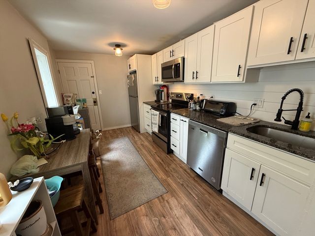 281 Bowen 2, Boston, MA 02127