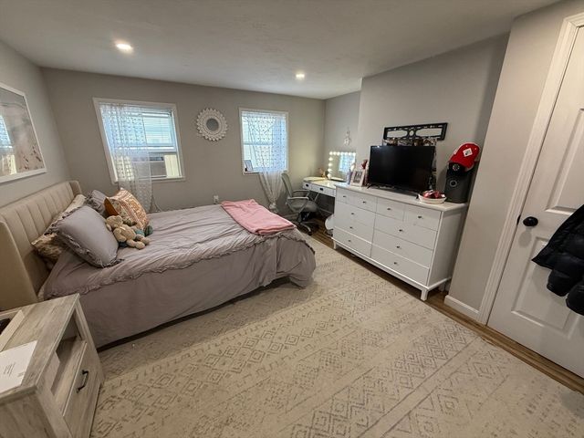 281 Bowen 2, Boston, MA 02127