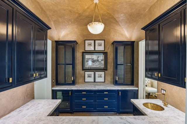 6231 Briar Rose Drive, Houston, TX 77057