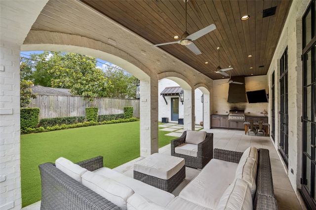 6231 Briar Rose Drive, Houston, TX 77057