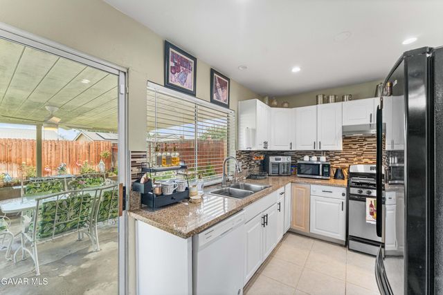 44202 E 4th Street, Lancaster, CA 93535