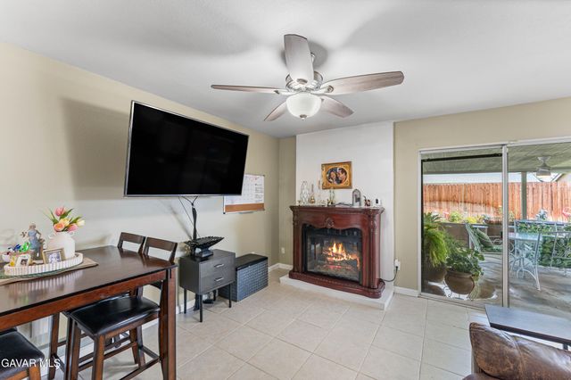 44202 E 4th Street, Lancaster, CA 93535