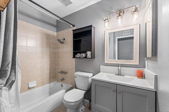 44202 E 4th Street, Lancaster, CA 93535