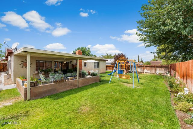 44202 E 4th Street, Lancaster, CA 93535
