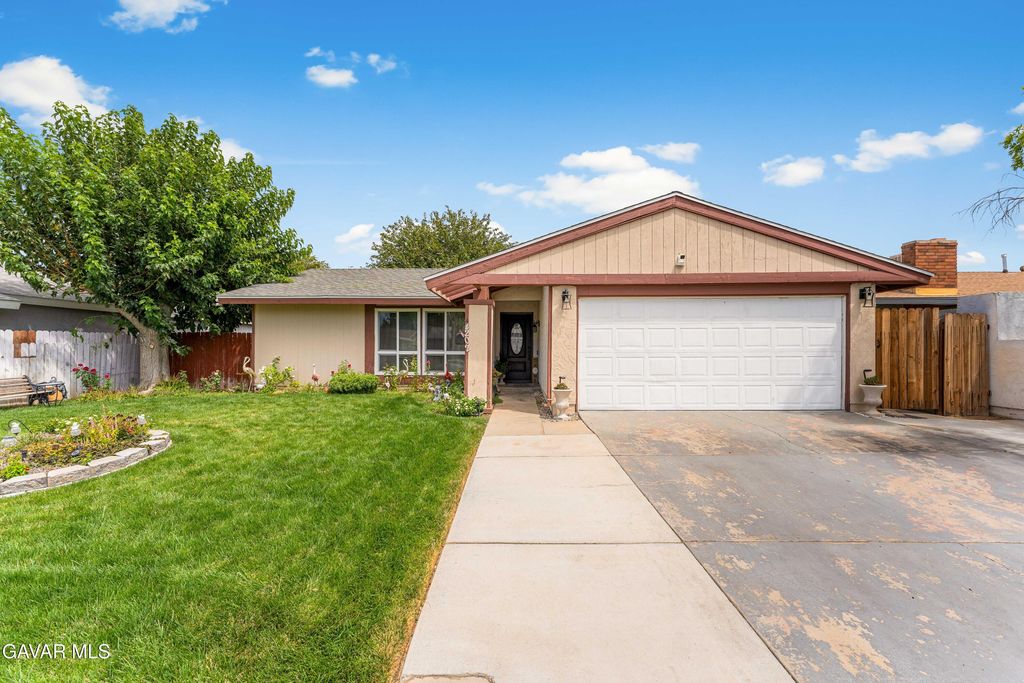44202 E 4th Street, Lancaster, CA 93535