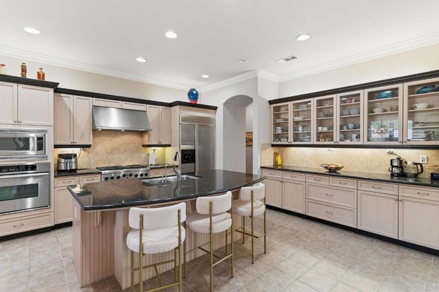 10788 N Golden Eagle Drive, Fresno, CA 93730