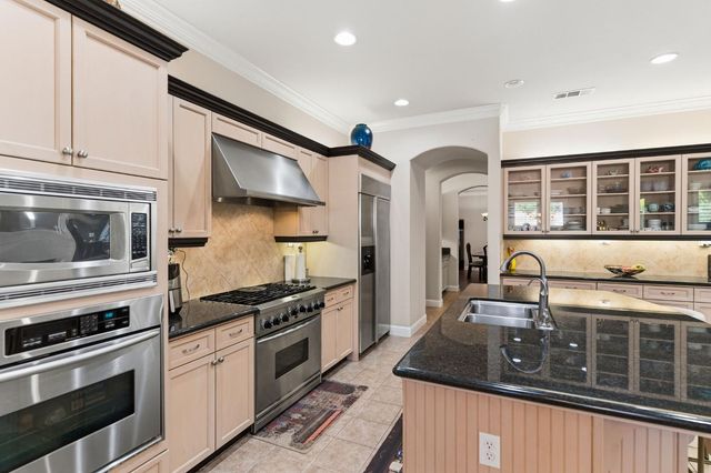 10788 N Golden Eagle Drive, Fresno, CA 93730