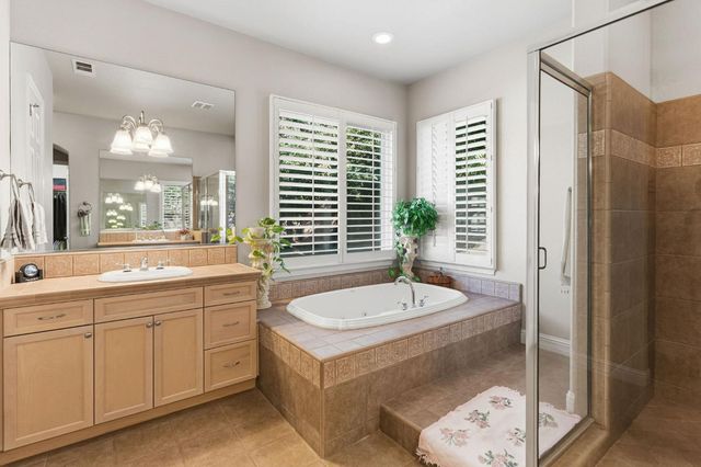 10788 N Golden Eagle Drive, Fresno, CA 93730