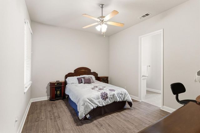 10788 N Golden Eagle Drive, Fresno, CA 93730