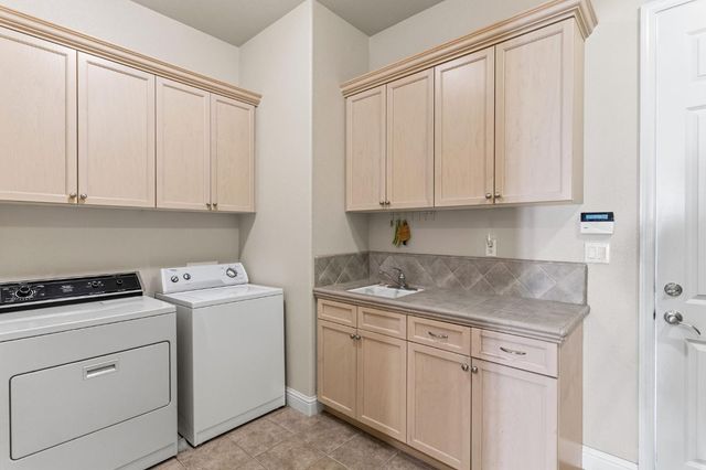 10788 N Golden Eagle Drive, Fresno, CA 93730