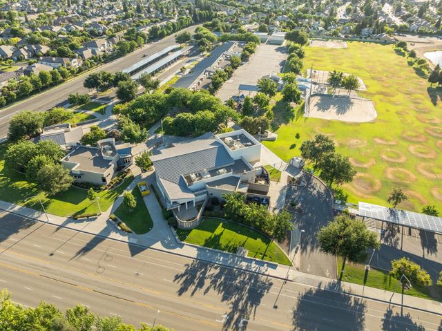 10788 N Golden Eagle Drive, Fresno, CA 93730