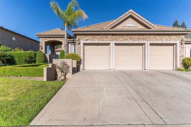 10788 N Golden Eagle Drive, Fresno, CA 93730