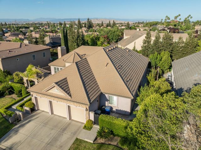 10788 N Golden Eagle Drive, Fresno, CA 93730