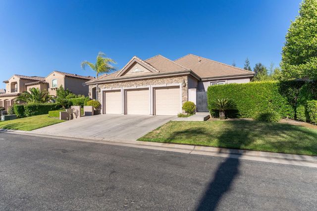 10788 N Golden Eagle Drive, Fresno, CA 93730