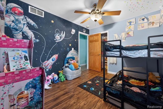 433 Walnut Drive, East China Township, MI 48054