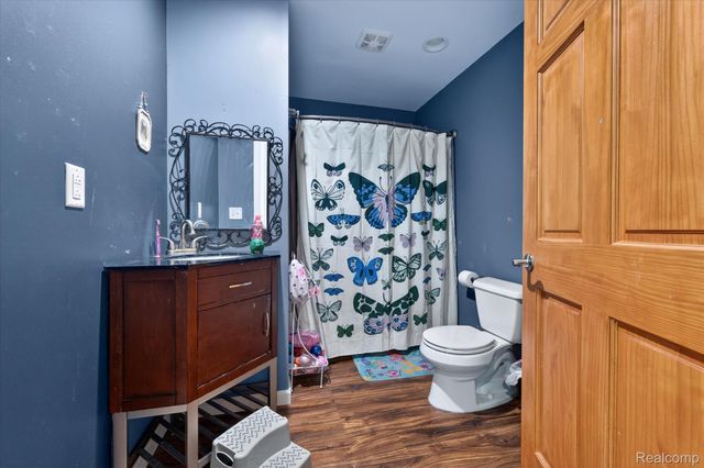 433 Walnut Drive, East China Township, MI 48054