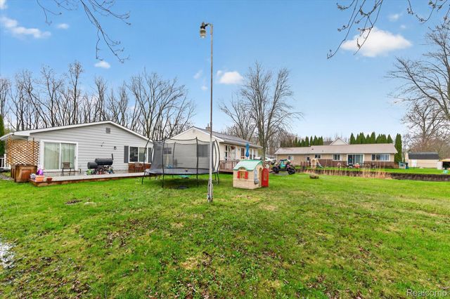 433 Walnut Drive, East China Township, MI 48054