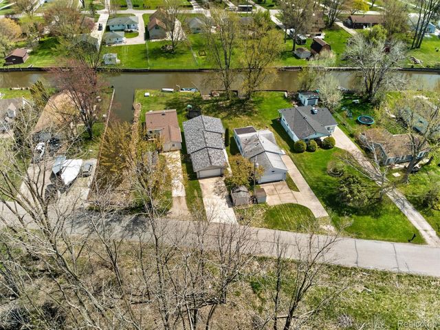 433 Walnut Drive, East China Township, MI 48054