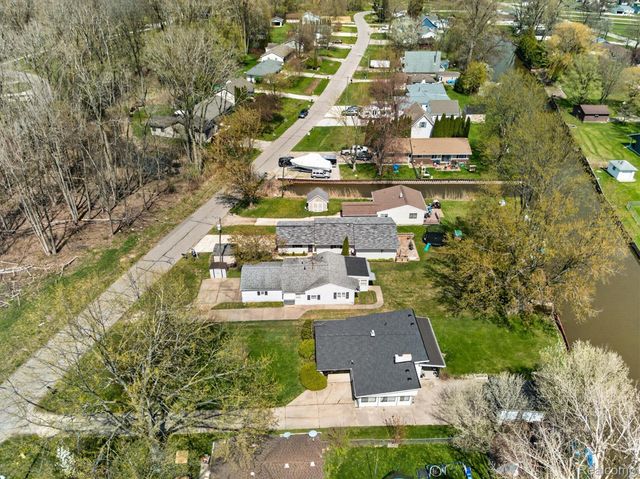 433 Walnut Drive, East China Township, MI 48054