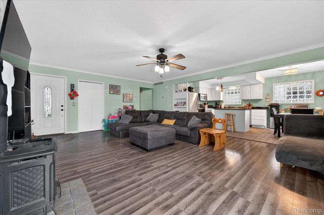 433 Walnut Drive, East China Township, MI 48054