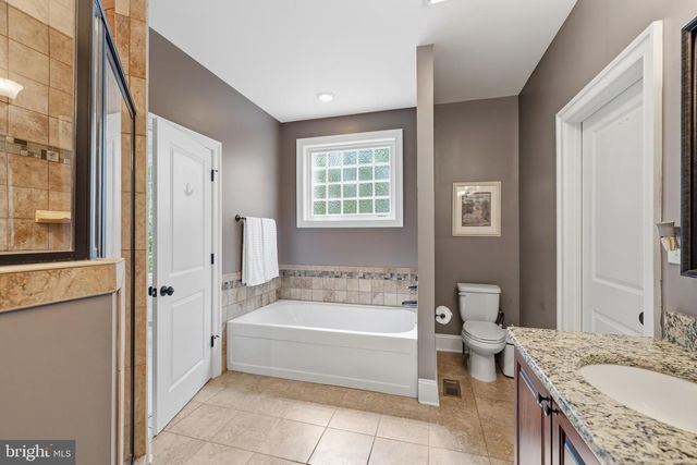 8825 FIRST BRANCH LN, Chesterfield, VA 23838
