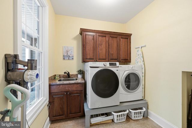 8825 FIRST BRANCH LN, Chesterfield, VA 23838