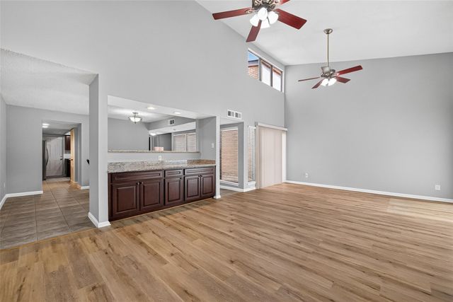 880 Tully Road 44, Houston, TX 77079