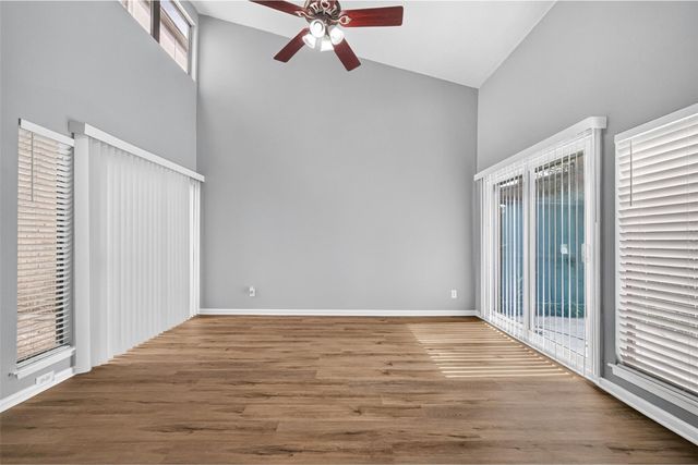 880 Tully Road 44, Houston, TX 77079