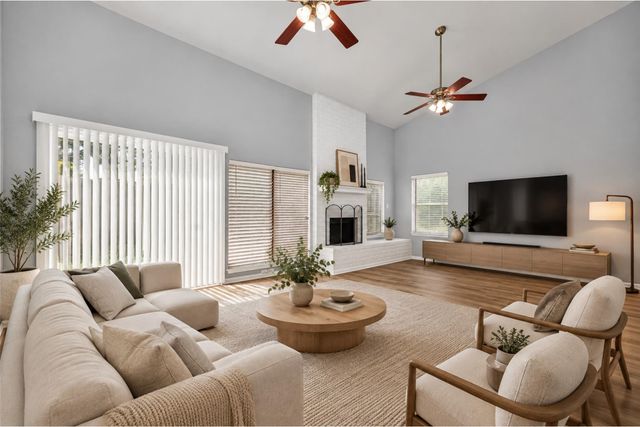 880 Tully Road 44, Houston, TX 77079