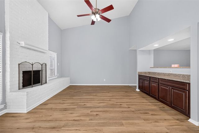 880 Tully Road 44, Houston, TX 77079