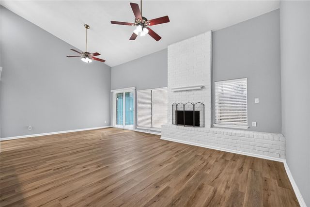 880 Tully Road 44, Houston, TX 77079