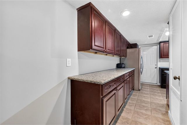 880 Tully Road 44, Houston, TX 77079