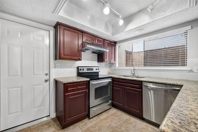 880 Tully Road 44, Houston, TX 77079