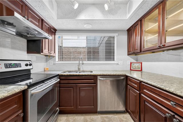 880 Tully Road 44, Houston, TX 77079