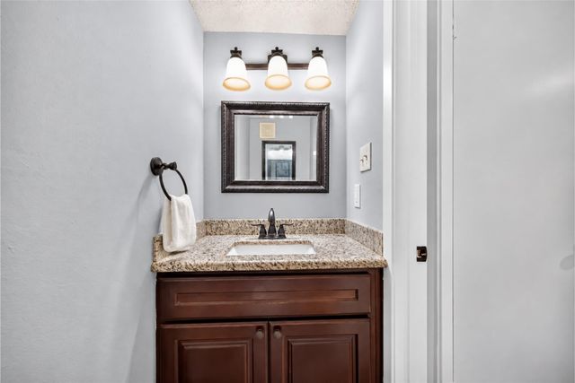 880 Tully Road 44, Houston, TX 77079
