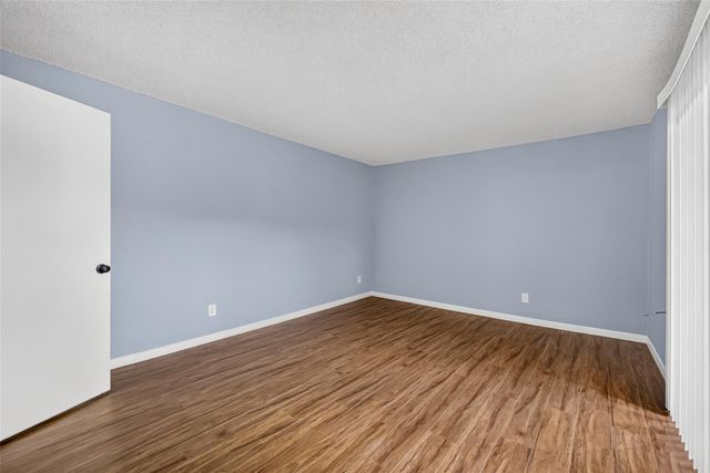 880 Tully Road 44, Houston, TX 77079