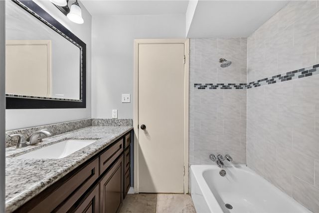 880 Tully Road 44, Houston, TX 77079