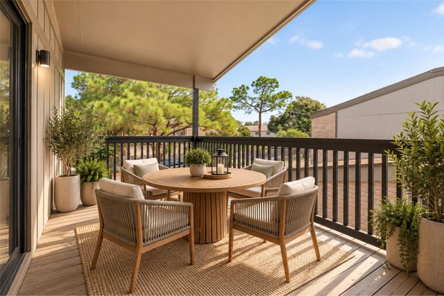 880 Tully Road 44, Houston, TX 77079