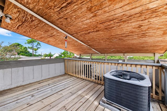 880 Tully Road 44, Houston, TX 77079