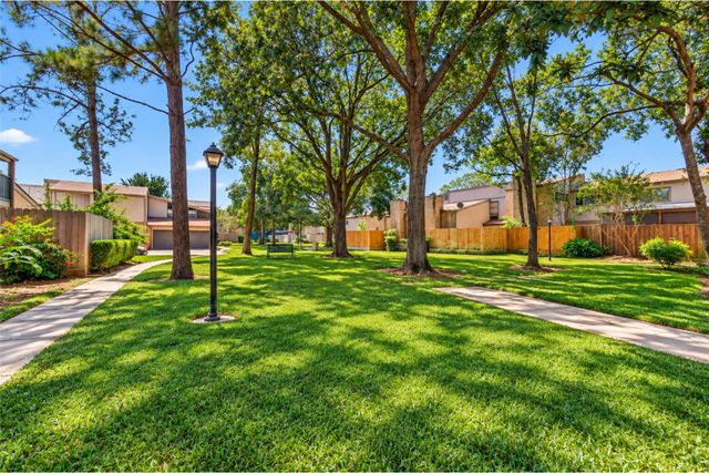 880 Tully Road 44, Houston, TX 77079