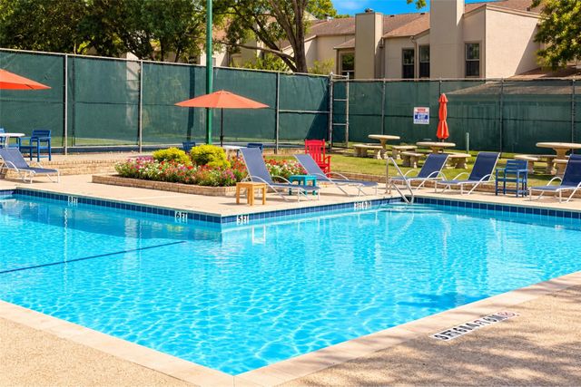 880 Tully Road 44, Houston, TX 77079